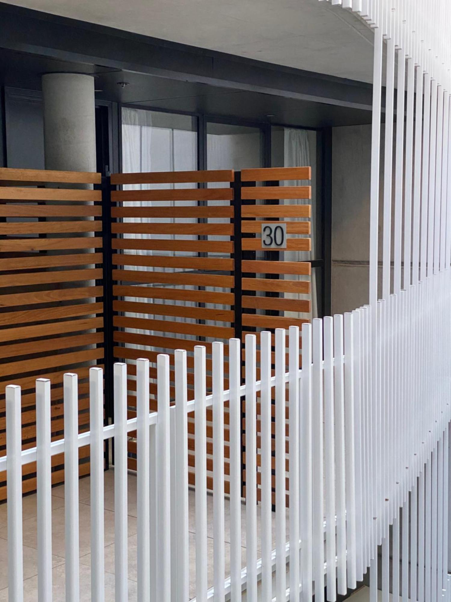 The Gallery Luxe 1 Bedroom Executive Apartment In The Heart Of Braddon Wine Secure Parking Wifi Canberra Extérieur photo